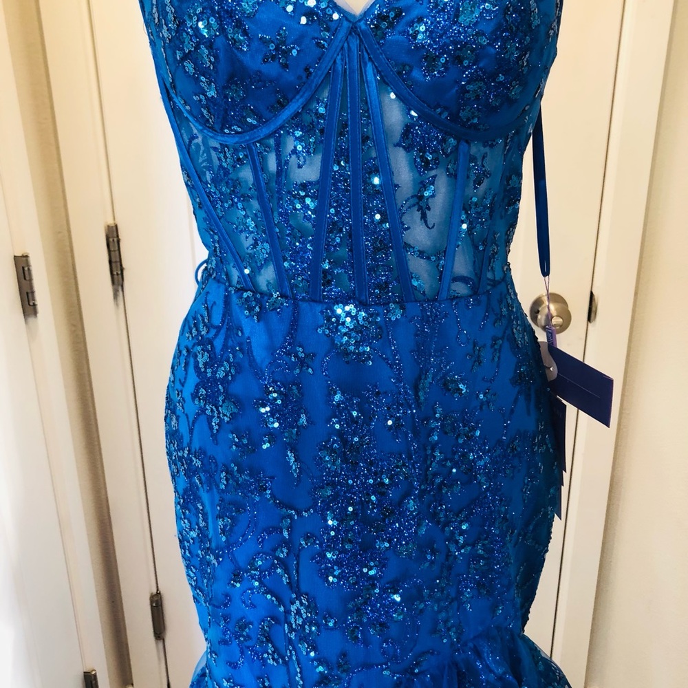 STRAPLESS LAYERED RUFFLE MERMAID DRESS - Picture 3 of 8
